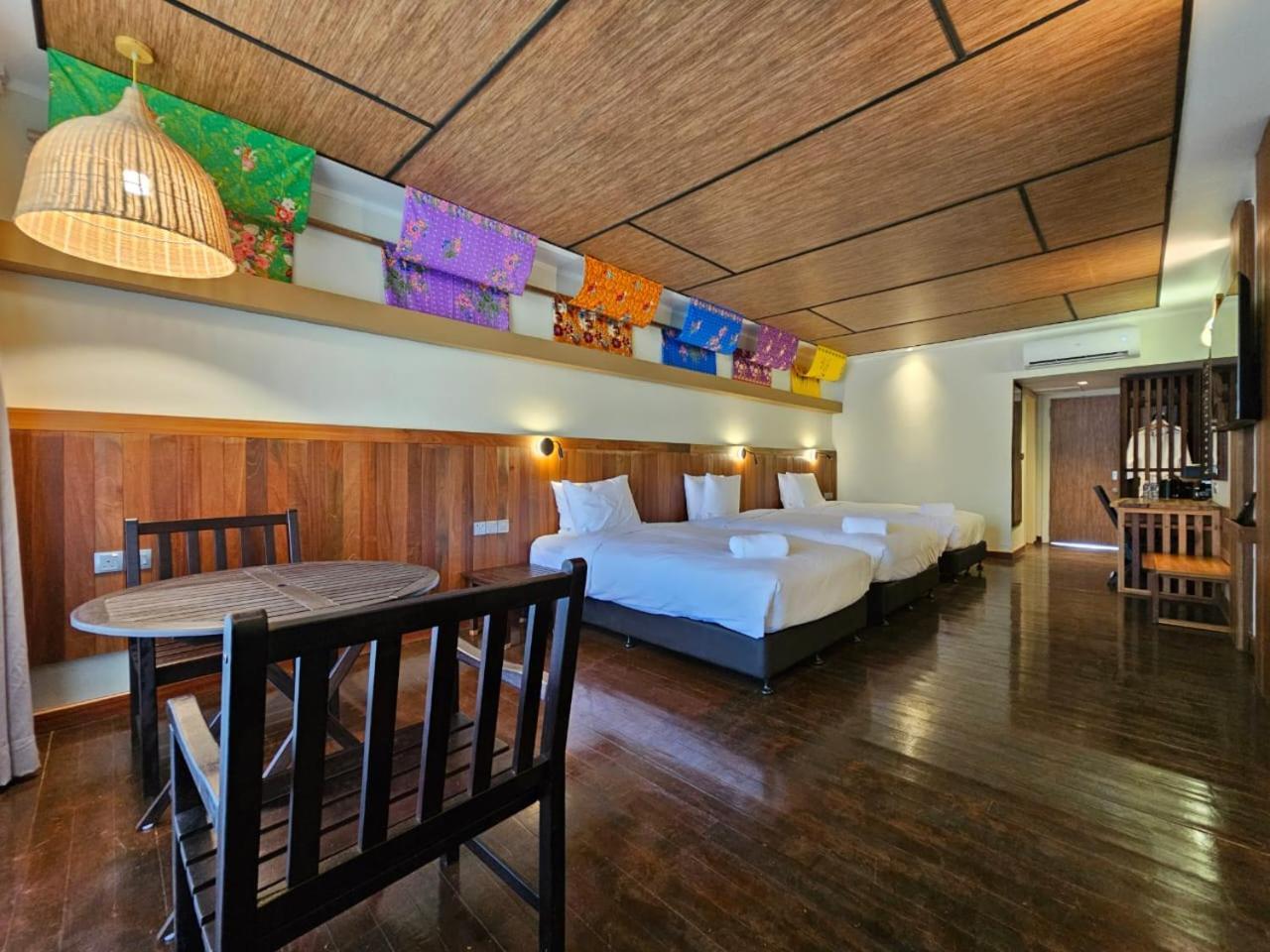 Borneo Beach & Mangrove Resort Tuaran Exterior foto