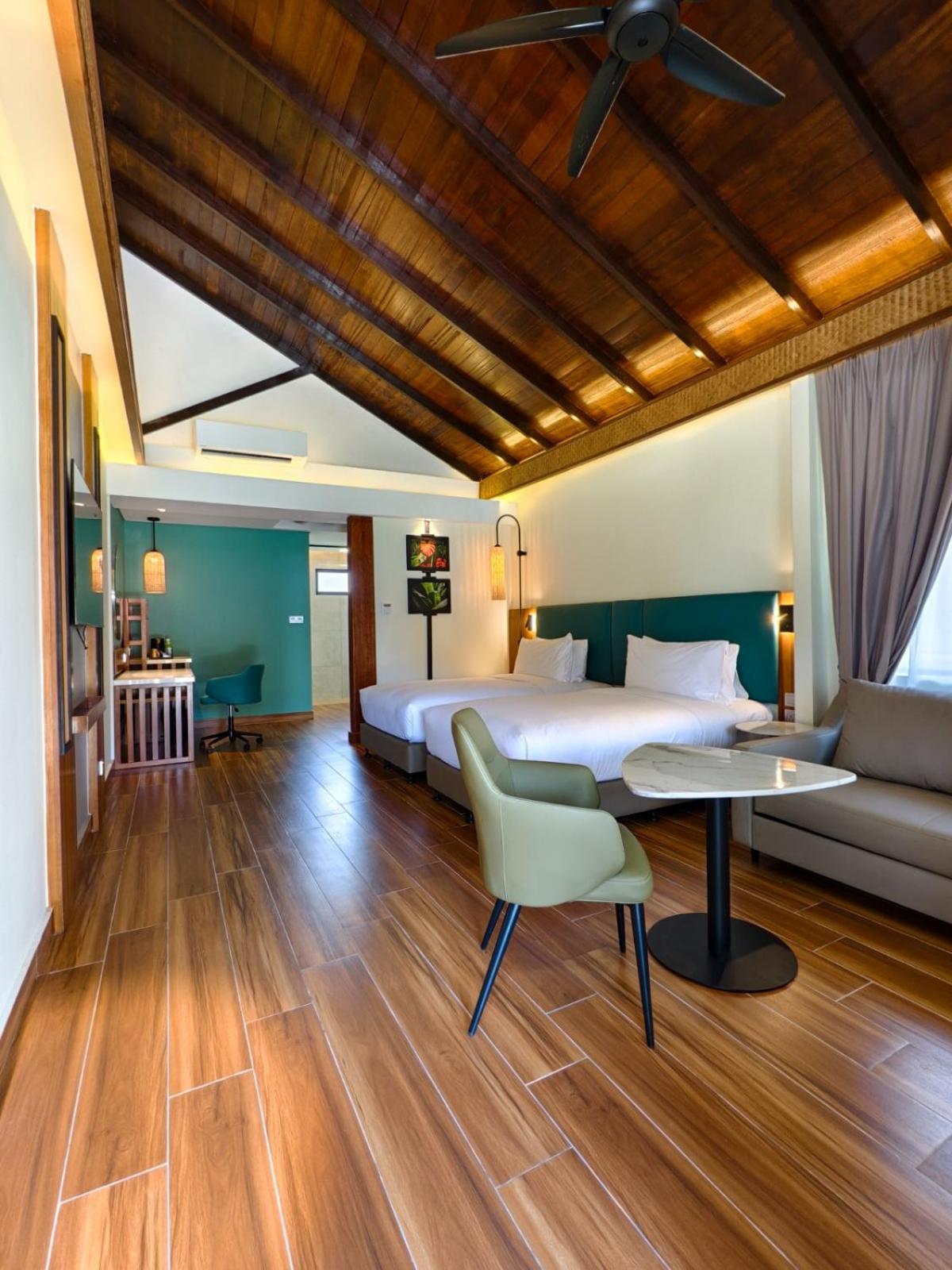 Borneo Beach & Mangrove Resort Tuaran Exterior foto