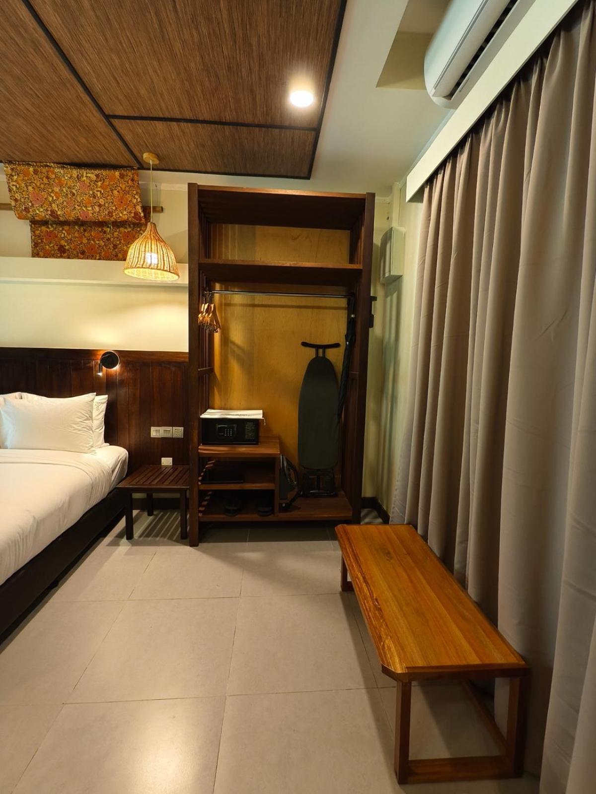 Borneo Beach & Mangrove Resort Tuaran Exterior foto